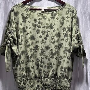 Women's Green Floral Top